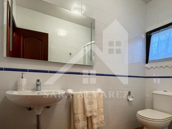 SE VENDE CASA O CHALET DE PIEDRA CON 5 HABITACIONES Y CON VISTAS A LA RIA PROXIMO A PONTEVEDRA