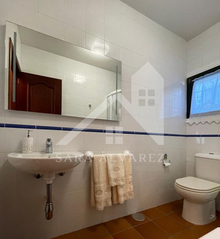 SE VENDE CASA O CHALET DE PIEDRA CON 5 HABITACIONES Y CON VISTAS A LA RIA PROXIMO A PONTEVEDRA