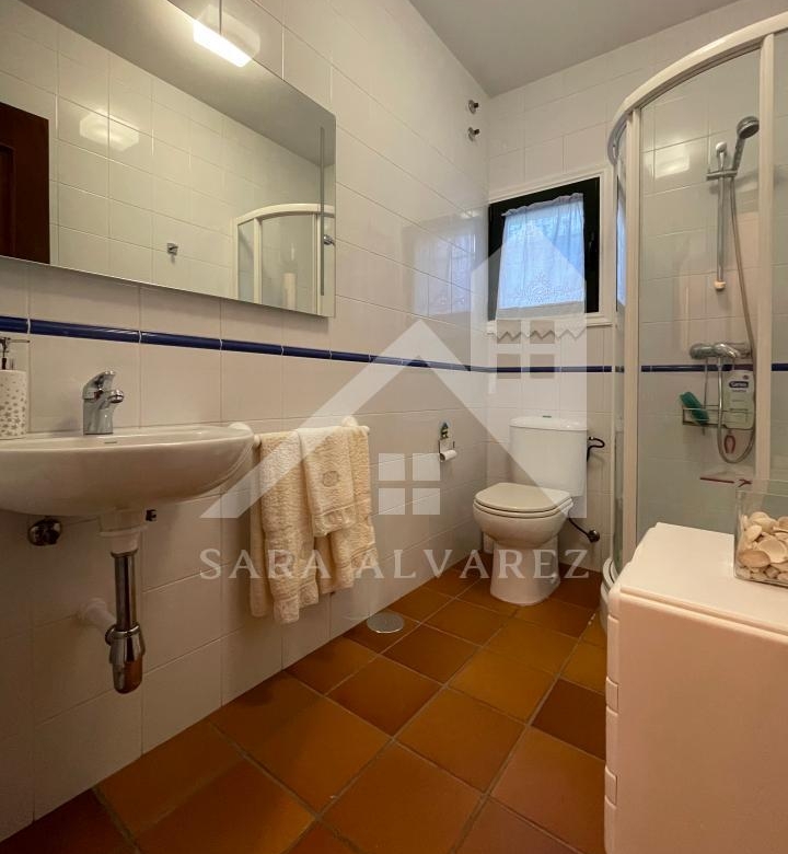 SE VENDE CASA O CHALET DE PIEDRA CON 5 HABITACIONES Y CON VISTAS A LA RIA PROXIMO A PONTEVEDRA