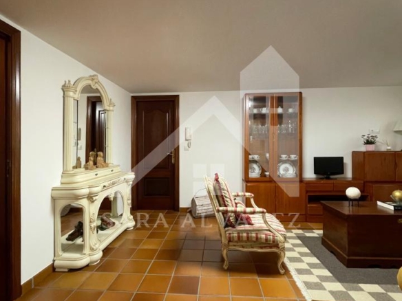 SE VENDE CASA O CHALET DE PIEDRA CON 5 HABITACIONES Y CON VISTAS A LA RIA PROXIMO A PONTEVEDRA