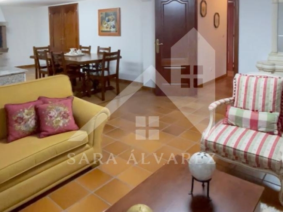 SE VENDE CASA O CHALET DE PIEDRA CON 5 HABITACIONES Y CON VISTAS A LA RIA PROXIMO A PONTEVEDRA