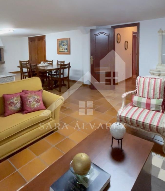 SE VENDE CASA O CHALET DE PIEDRA CON 5 HABITACIONES Y CON VISTAS A LA RIA PROXIMO A PONTEVEDRA