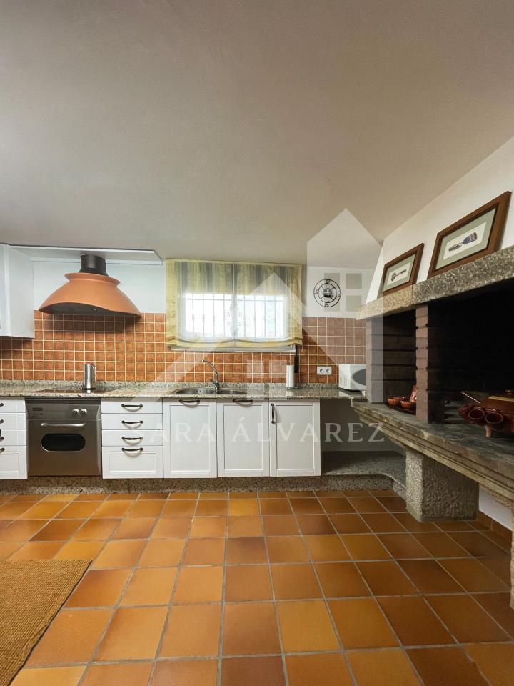 177919106067800041087_174629200903 SE VENDE CASA O CHALET DE PIEDRA CON 5 HABITACIONES Y CON VISTAS A LA RIA PROXIMO A PONTEVEDRA