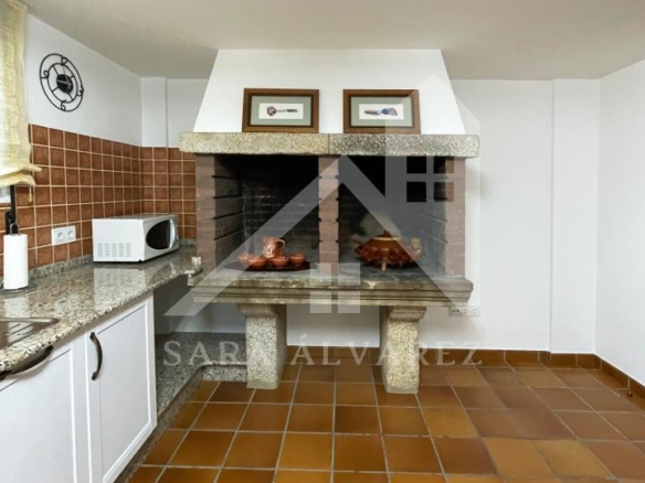 SE VENDE CASA O CHALET DE PIEDRA CON 5 HABITACIONES Y CON VISTAS A LA RIA PROXIMO A PONTEVEDRA