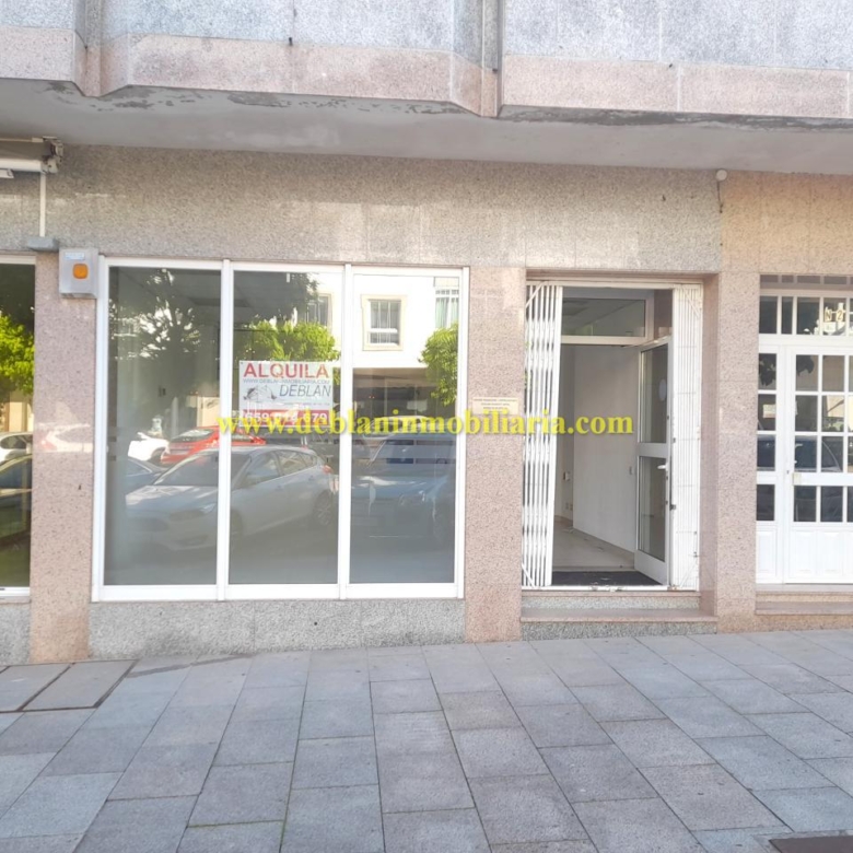 LOCAL COMERCIAL DE 75 M2, EN EL CENTRO DE TUI