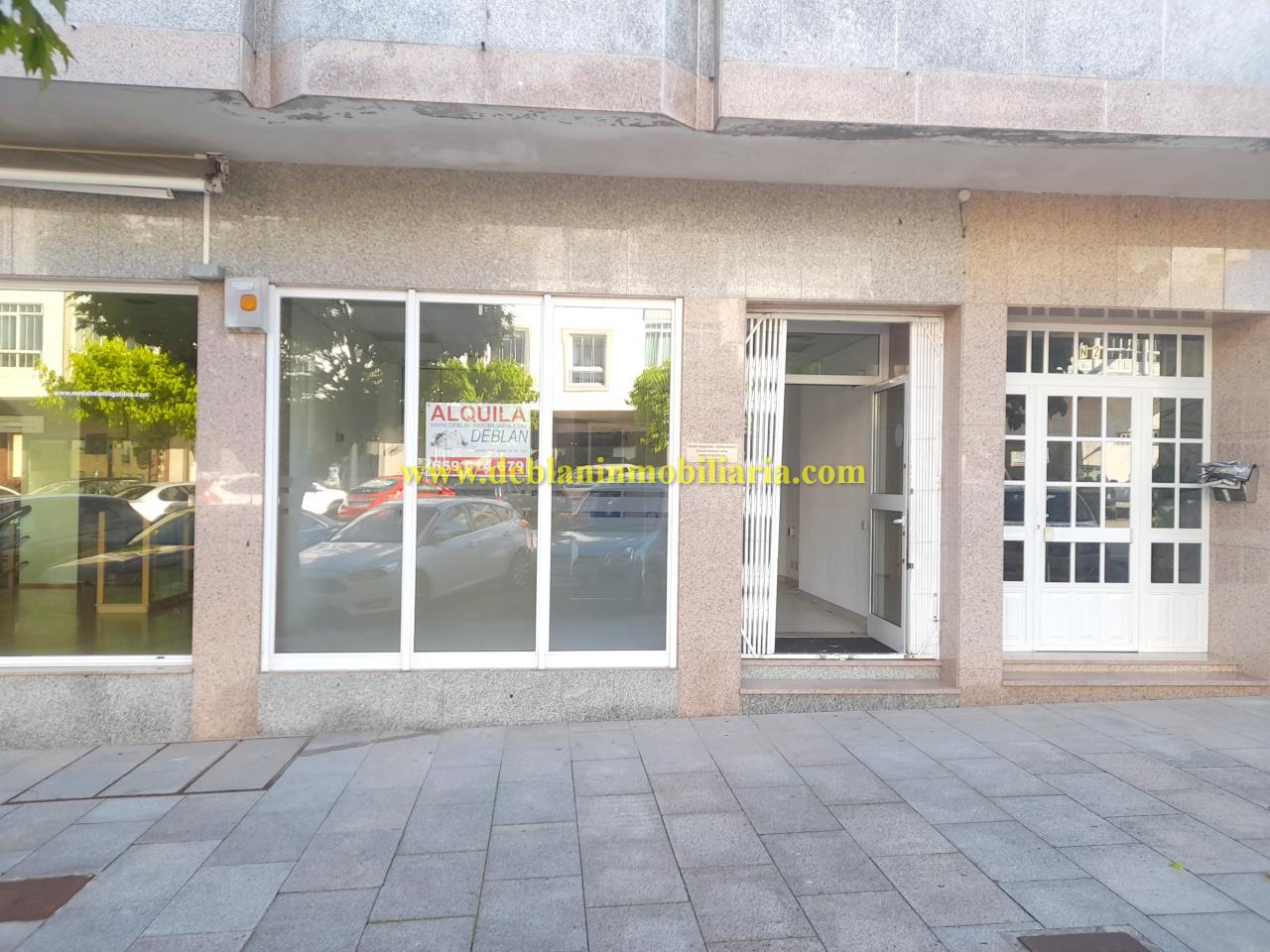LOCAL COMERCIAL DE 75 M2, EN EL CENTRO DE TUI