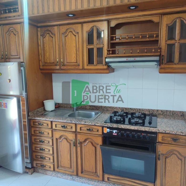 PISO EN VENTA EN SERRA MARTIÑÁ