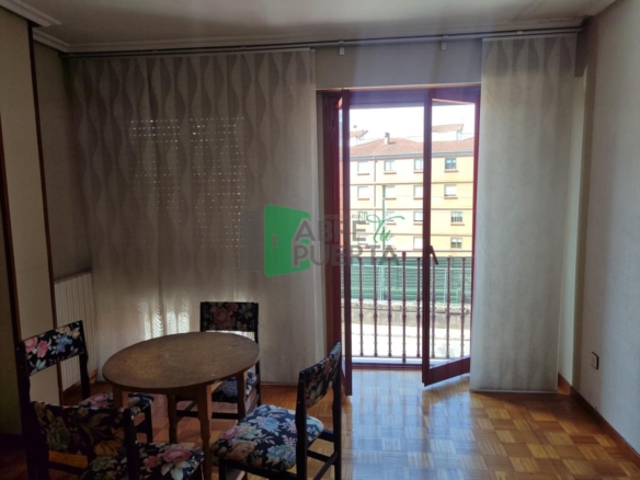 PISO EN VENTA EN SERRA MARTIÑÁ