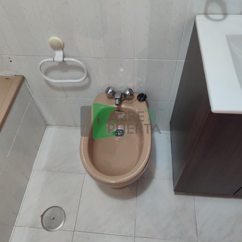 PISO EN VENTA EN SERRA MARTIÑÁ