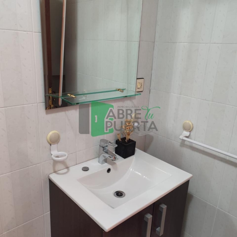 PISO EN VENTA EN SERRA MARTIÑÁ