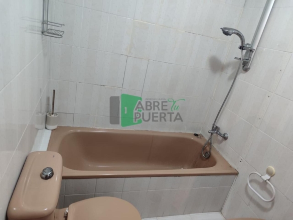 PISO EN VENTA EN SERRA MARTIÑÁ