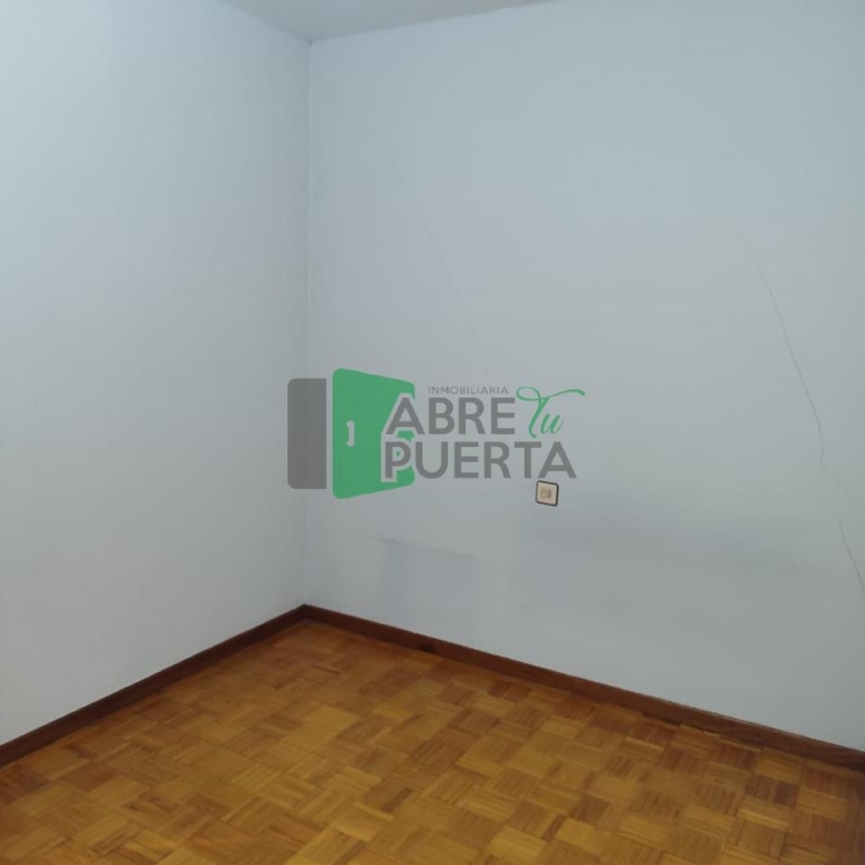 PISO EN VENTA EN SERRA MARTIÑÁ