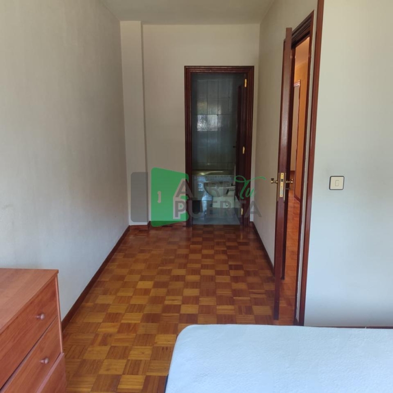 PISO EN VENTA EN SERRA MARTIÑÁ