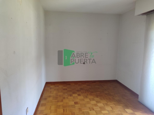 PISO EN VENTA EN SERRA MARTIÑÁ
