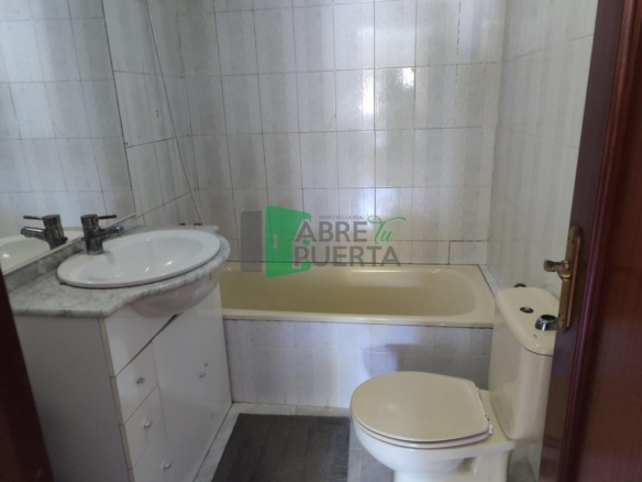 PISO EN VENTA EN SERRA MARTIÑÁ