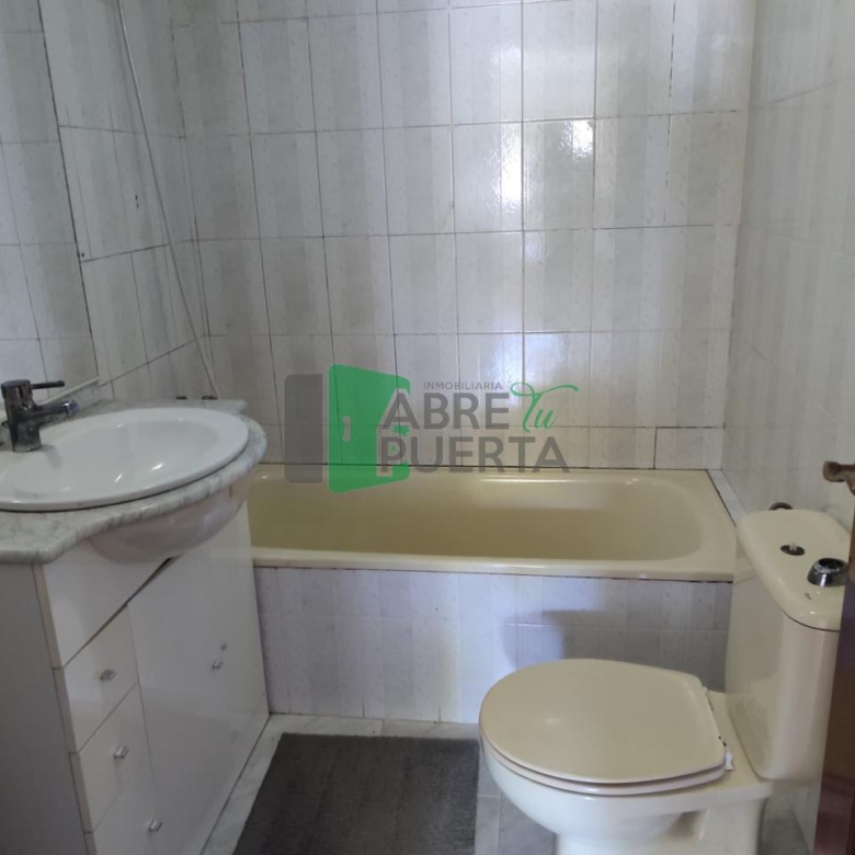 PISO EN VENTA EN SERRA MARTIÑÁ