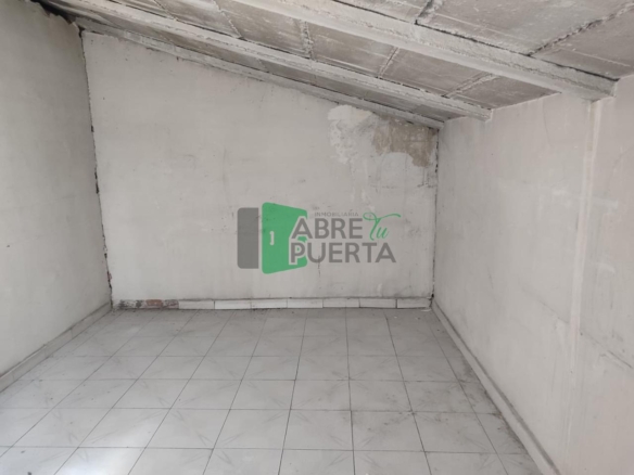 PISO EN VENTA EN SERRA MARTIÑÁ
