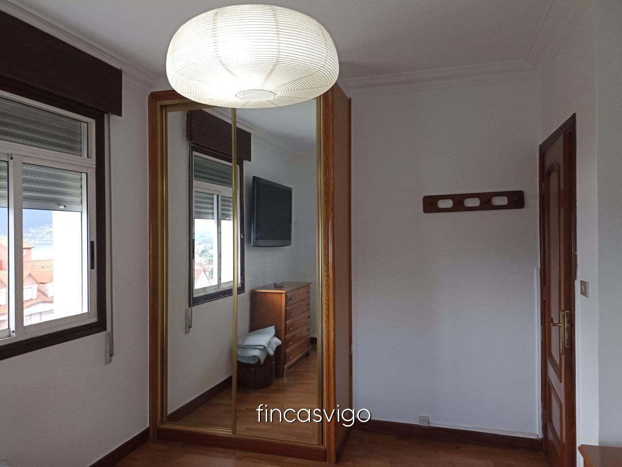177971090005700044909_177971056302 Casa con 3 viviendas en Redondela. Con entradas independientes.