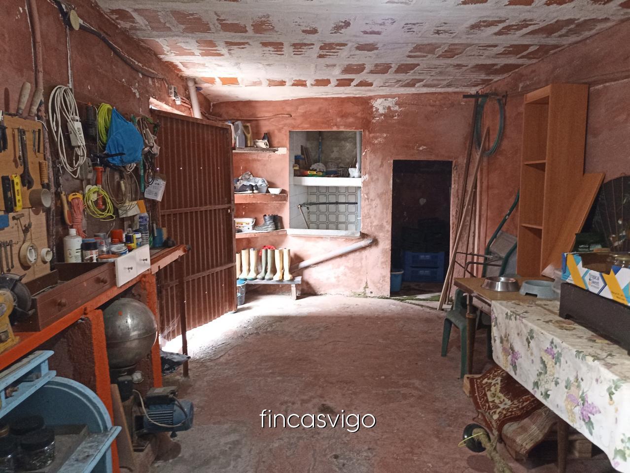 177971092034100044909_177971056783 Casa con 3 viviendas en Redondela. Con entradas independientes.