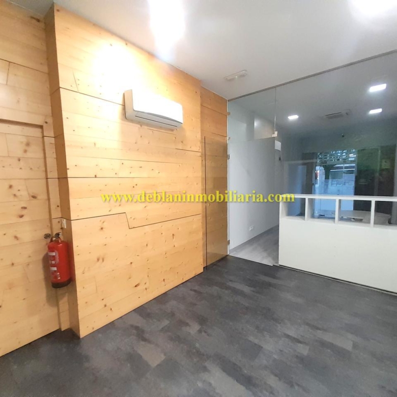 LOCAL COMERCIAL DE 35 M2, EN EL PASEO DE LA CORREDERA