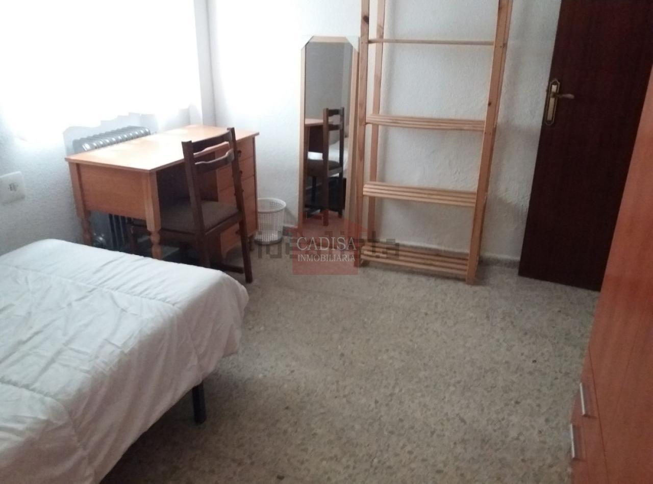 177995706918200086292_164140374098 PISO CON CALEFACCIÓN CENTRAL,PLAZA DEL OESTE PARA ESTUDIANTES.REF:2327