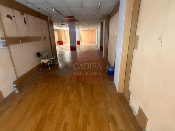 AMPLIO LOCAL EN VENTA. REF 4133