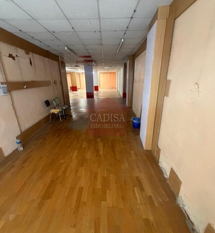AMPLIO LOCAL EN VENTA. REF 4133
