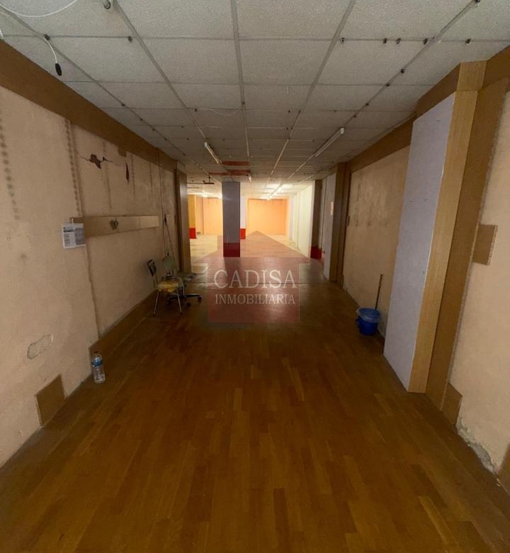 AMPLIO LOCAL EN VENTA. REF 4133