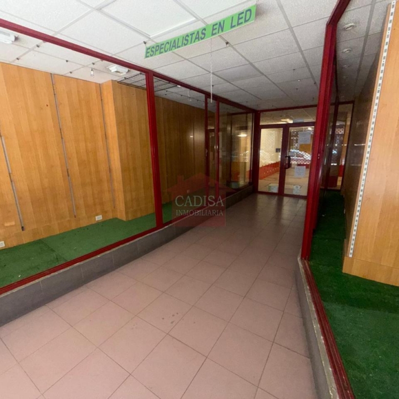 AMPLIO LOCAL EN VENTA. REF 4133