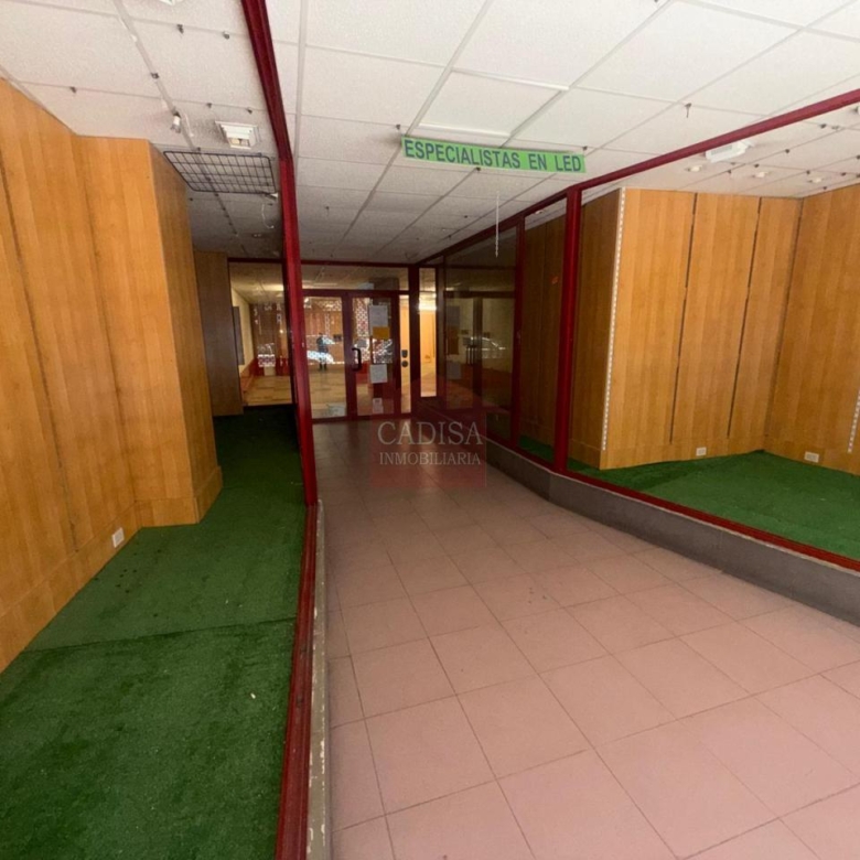 AMPLIO LOCAL EN VENTA. REF 4133