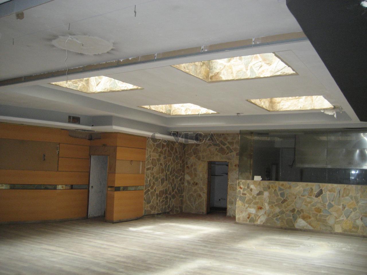 178047456430200029371_178047429567 Bajo en alquiler en laplaza de la Independencia. Ideal hostelería.