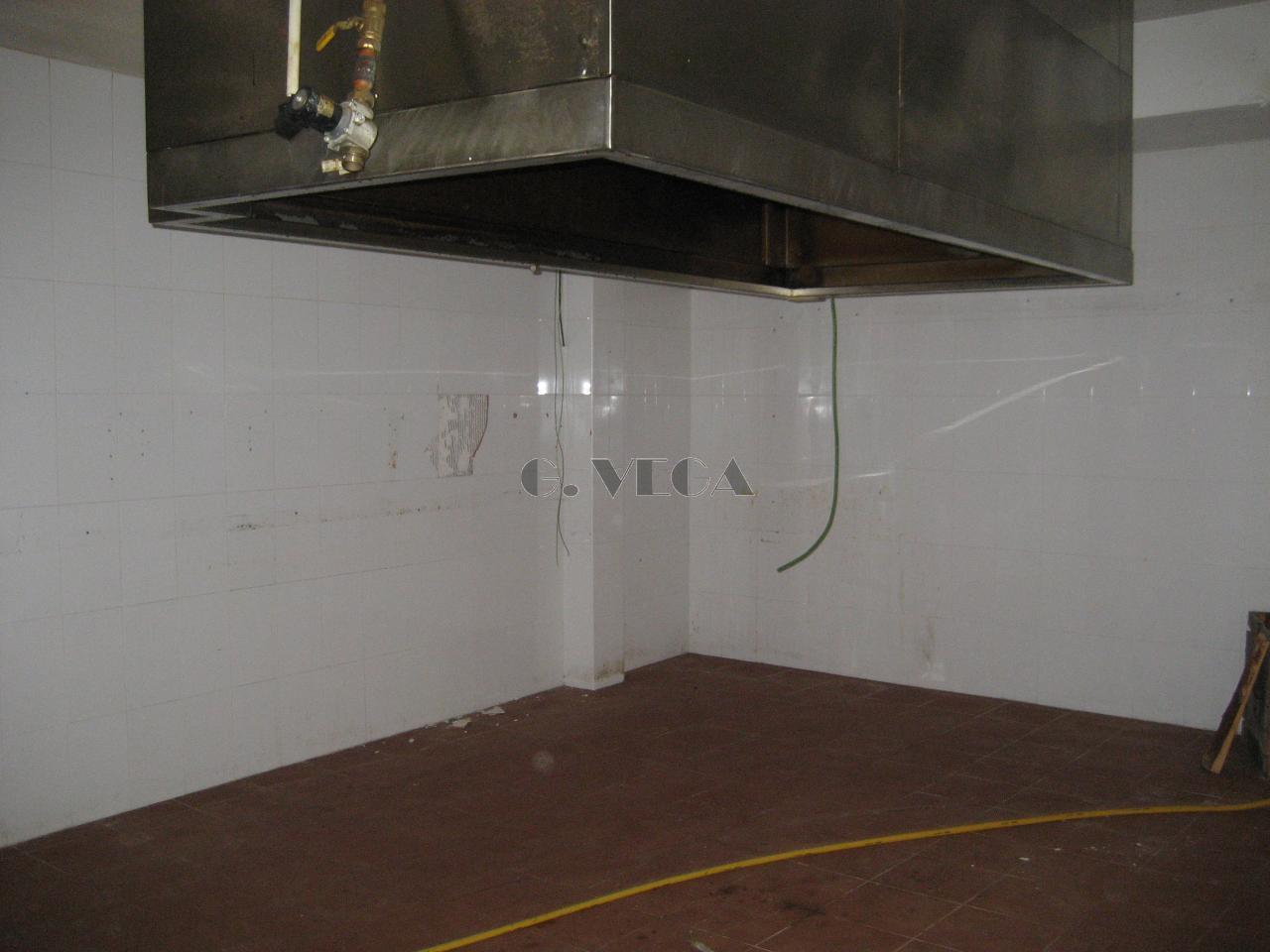 178047457437700029371_178047429154 Bajo en alquiler en laplaza de la Independencia. Ideal hostelería.