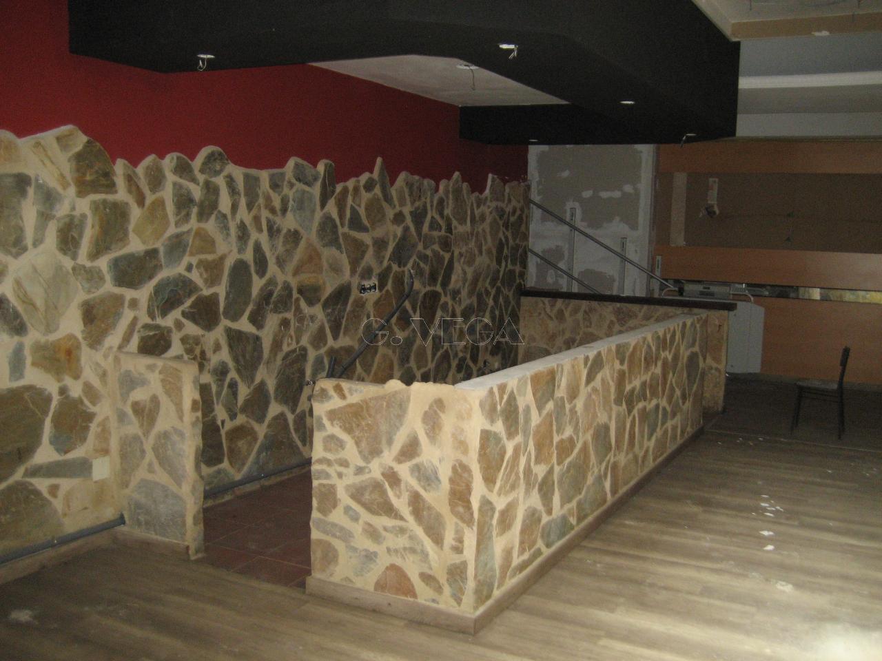 178047457570500029371_178047429221 Bajo en alquiler en laplaza de la Independencia. Ideal hostelería.