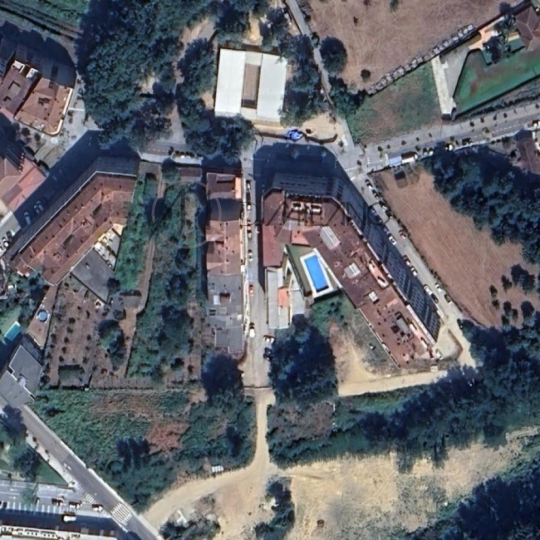 SOLAR EDIFICABLE CON LICENCIA Y PROYECTO PARA 11 VIVIENDAS EN PONTEAREAS