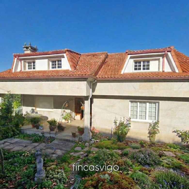 Preciosa casa de piedra en Gomesende (Ourense)