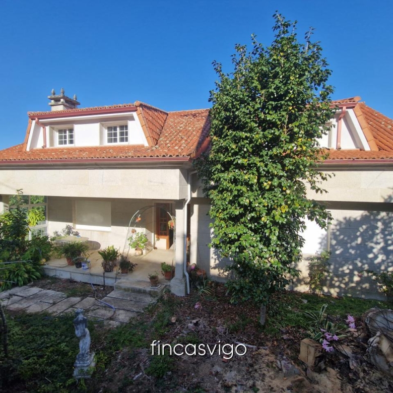 Preciosa casa de piedra en Gomesende (Ourense)