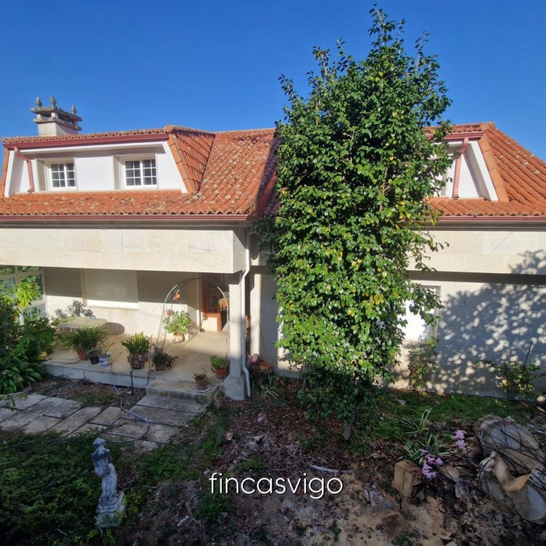 Preciosa casa de piedra en Gomesende (Ourense)