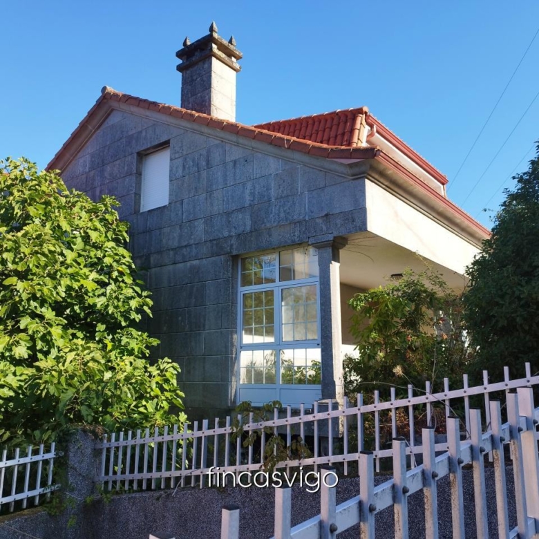 Preciosa casa de piedra en Gomesende (Ourense)