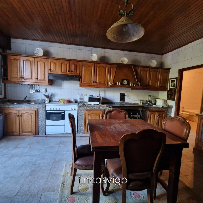 Preciosa casa de piedra en Gomesende (Ourense)