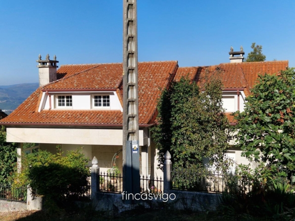 Preciosa casa de piedra en Gomesende (Ourense)