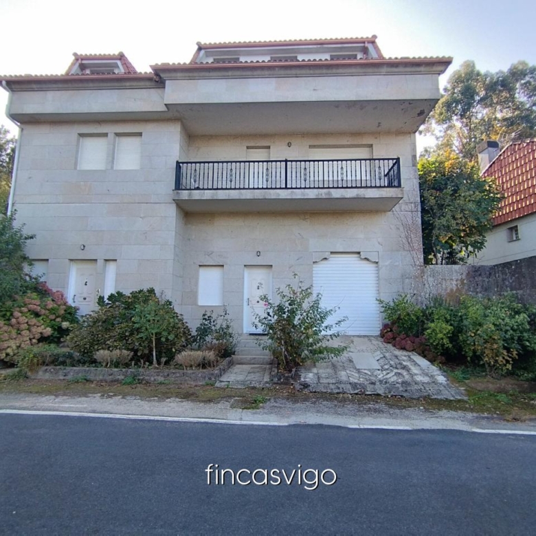 Preciosa casa de piedra en Gomesende (Ourense)