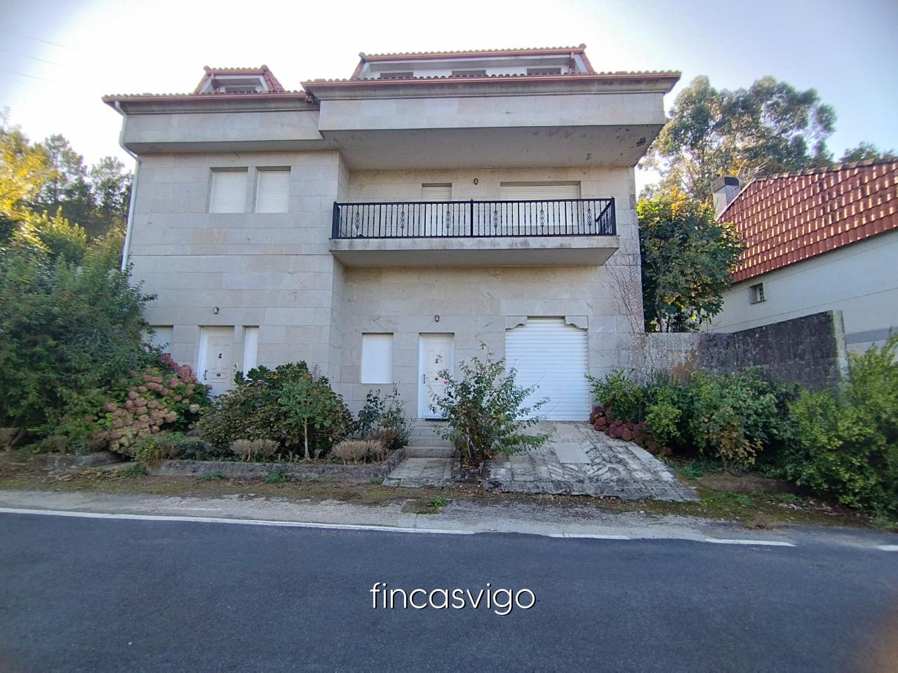 Preciosa casa de piedra en Gomesende (Ourense)