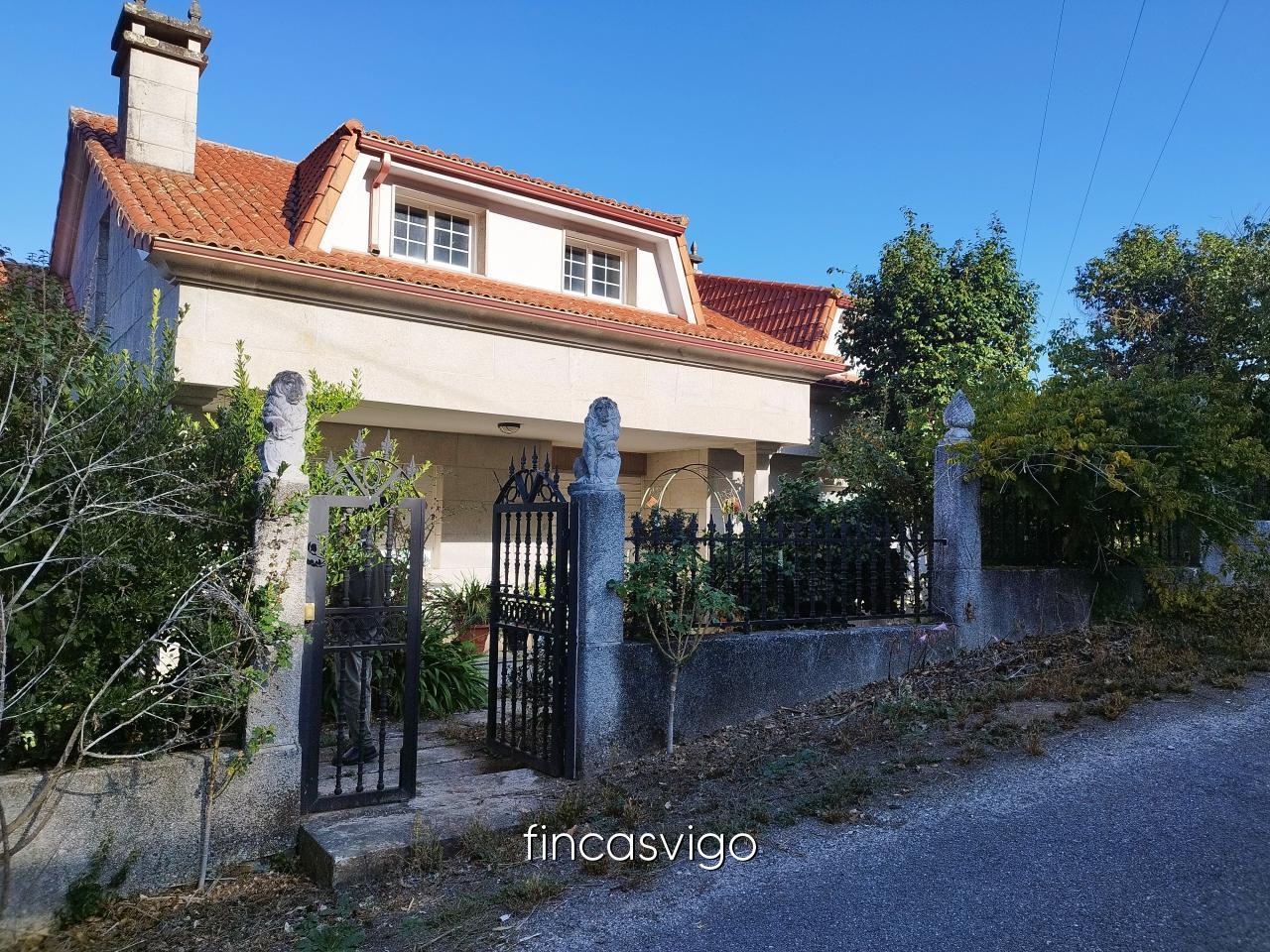 Preciosa casa de piedra en Gomesende (Ourense)