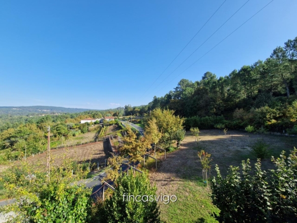 Preciosa casa de piedra en Gomesende (Ourense)