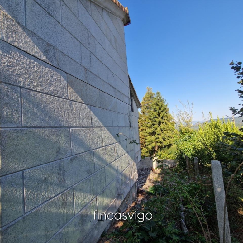 Preciosa casa de piedra en Gomesende (Ourense)