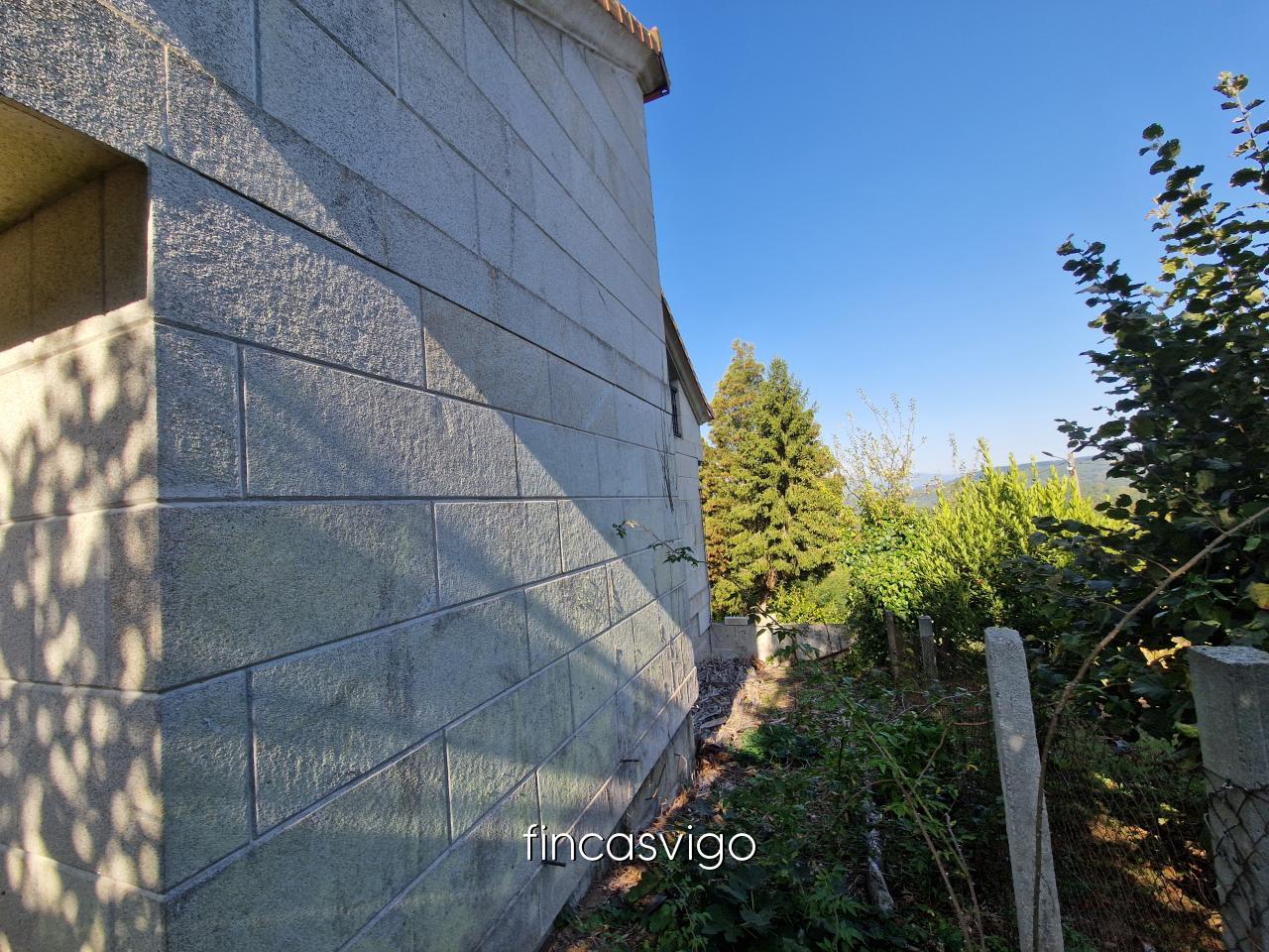 Preciosa casa de piedra en Gomesende (Ourense)
