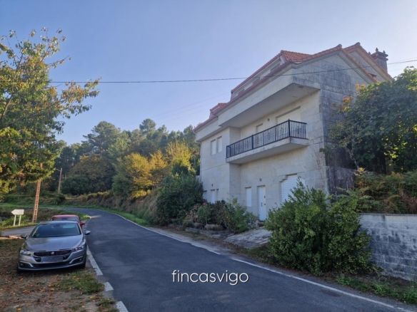 Preciosa casa de piedra en Gomesende (Ourense)