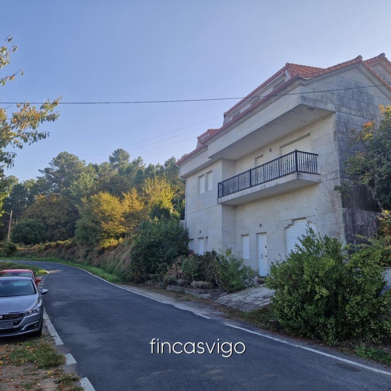 Preciosa casa de piedra en Gomesende (Ourense)
