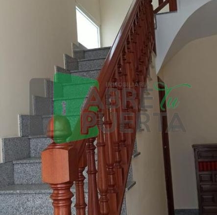 CASA EN CARBALLIÑO