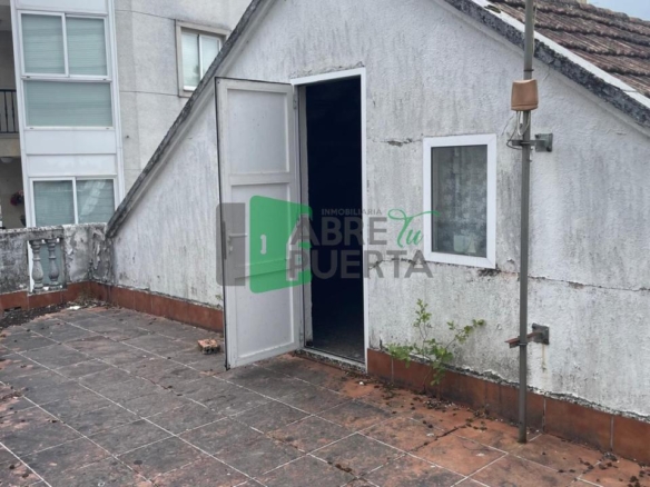 CASA EN CARBALLIÑO